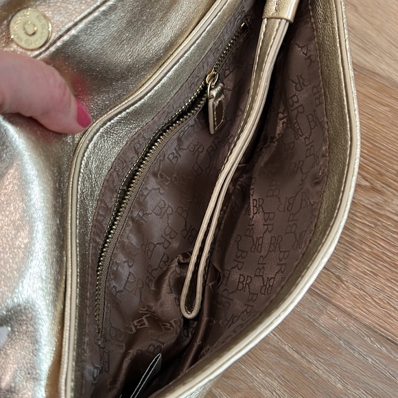 🎄Gold Banana Republic Clutch with wristlet strap pristine interior holiday time - Picture 3 of 6